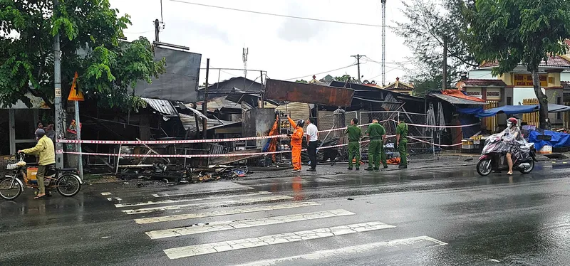 An toàn PCCC tại chợ: Nguyên nhân & Giải pháp cấp thiết 2025 2 Vụ cháy tại chợ Xuân Thới Sơn Thành phố Hồ Chí Minh - An toàn PCCC tại chợ đặt lên hàng đầu